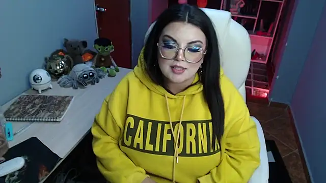 Snapshot of juliette_rd chatting on December 2024 08:12:01 AM juliette rd online show from December 2024 08:12:01 AM