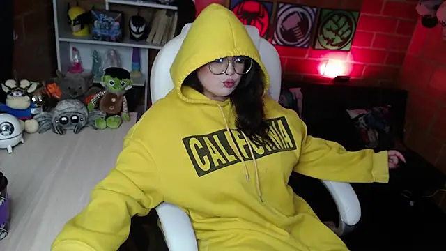 Snapshot of juliette_rd chatting on December 2024 09:50:01 AM juliette rd online show from December 2024 09:50:01 AM