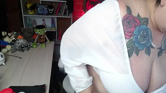 Snapshot of juliette_rd chatting on January 2025 10:45:01 AM juliette rd online show from January 2025 10:45:01 AM