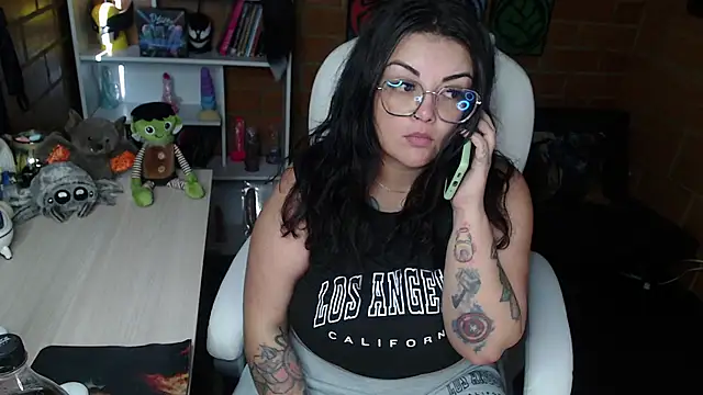 Snapshot of juliette_rd chatting on February 2025 09:53:02 PM juliette rd online show from February 2025 09:53:02 PM