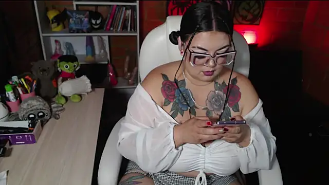 Snapshot of juliette_rd chatting on November 2025 07:57:01 PM juliette rd online show from November 2025 07:57:01 PM