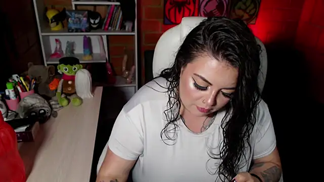 Snapshot of juliette_rd chatting on December 2025 04:43:02 AM juliette rd online show from December 2025 04:43:02 AM