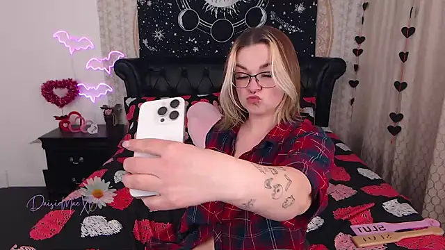 Snapshot of DaisieMaeXO chatting on February 2025 06:22:01 AM DaisieMaeXO online show from February 2025 06:22:01 AM