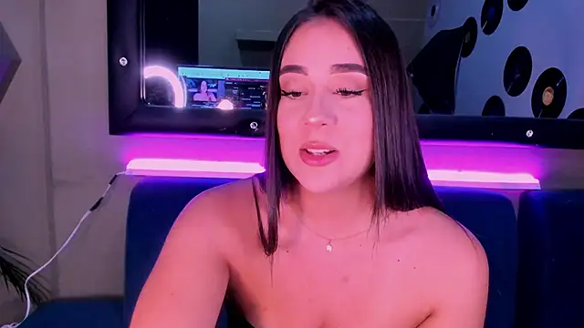 Snapshot of Sussy_Bell01 chatting on December 2024 08:21:02 PM Sussy Bell01 online show from December 2024 08:21:02 PM