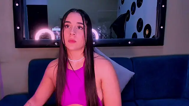 Snapshot of Sussy_Bell01 chatting on December 2024 02:53:02 AM Sussy Bell01 online show from December 2024 02:53:02 AM