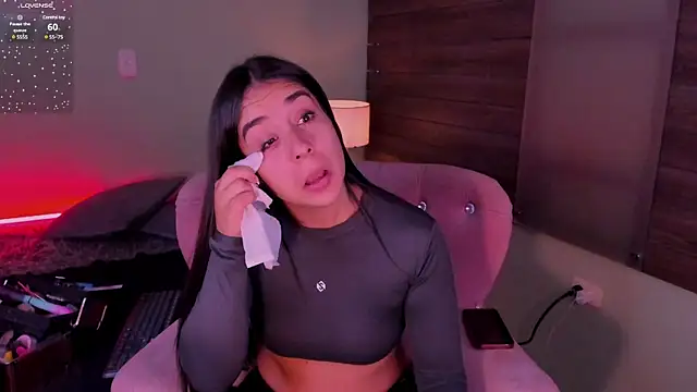 Snapshot of Sussy_Bell01 chatting on March 2025 08:43:02 PM Sussy Bell01 online show from March 2025 08:43:02 PM