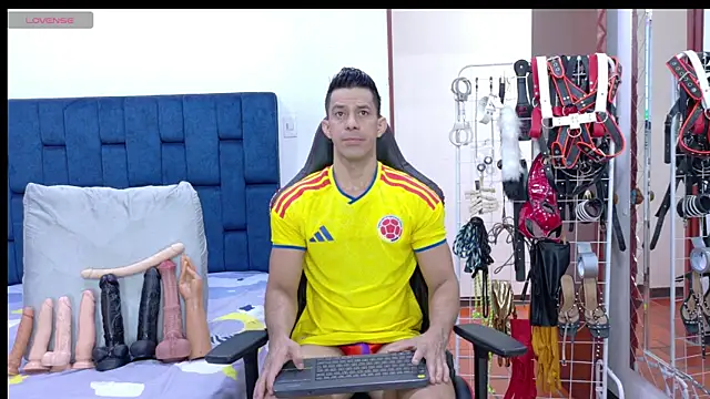 JoseRumbero26 online show from June 2026 12:53:01 PM