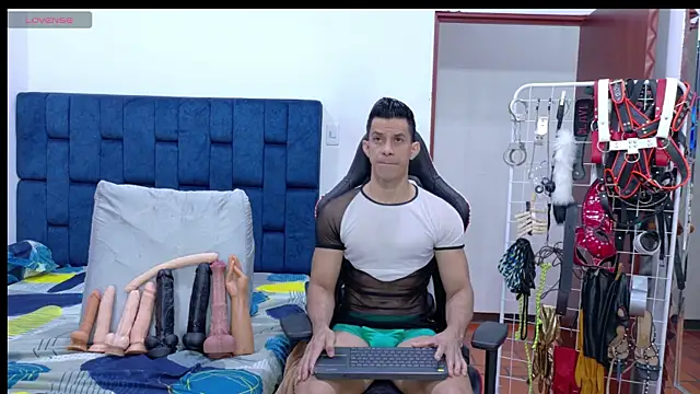 JoseRumbero26 online show from June 2026 11:20:02 AM