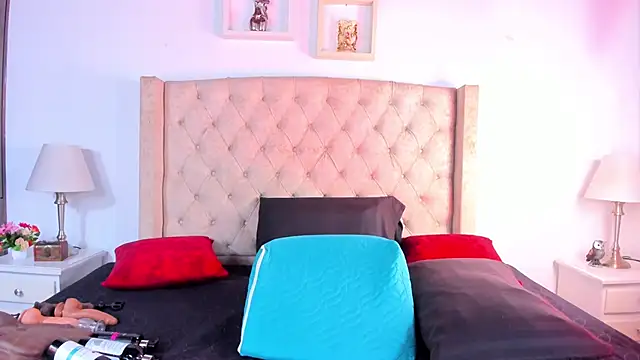 natalia collinslim online show from September 2025 04:02:02 AM