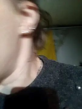 Snapshot of wLESLYMOSw chatting on February 2025 09:54:01 AM wLESLYMOSw online show from February 2025 09:54:01 AM