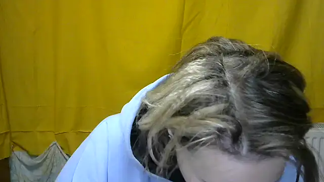 Snapshot of wLESLYMOSw chatting on March 2025 09:44:02 AM wLESLYMOSw online show from March 2025 09:44:02 AM