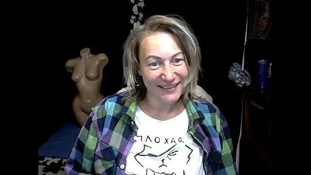 Snapshot of wLESLYMOSw chatting on September 2025 08:40:01 AM wLESLYMOSw online show from September 2025 08:40:01 AM