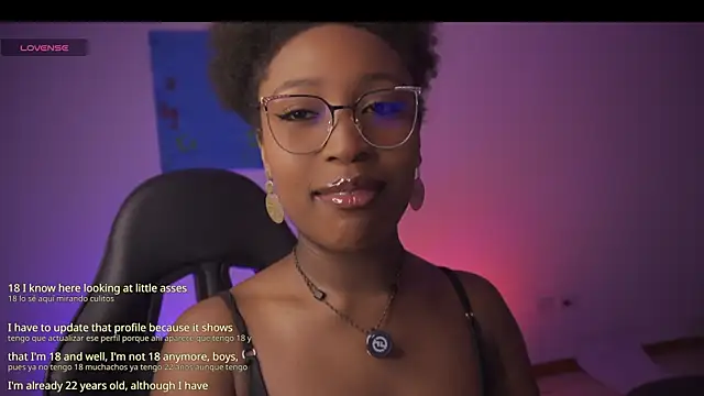 Snapshot of EmmaSanzz_ chatting on August 2026 11:40:01 PM EmmaSanzz online show from August 2026 11:40:01 PM