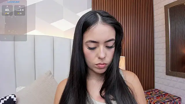 Julietasantos   online show from September 2025 06:40:01 PM