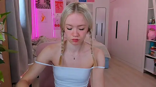 Lily Young online show from June 2026 03:23:02 AM