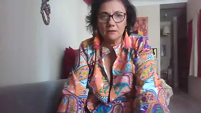 Snapshot of LadyLizi chatting on June 2026 10:06:02 AM LadyLizi online show from June 2026 10:06:02 AM