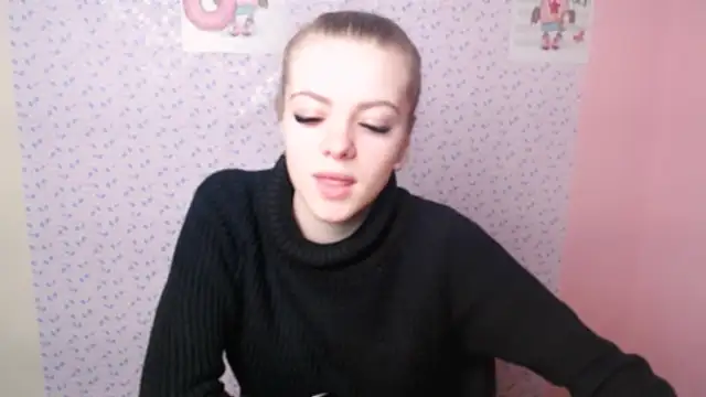 Snapshot of AliceFlirtt_ chatting on December 2024 10:01:02 AM AliceFlirtt online show from December 2024 10:01:02 AM