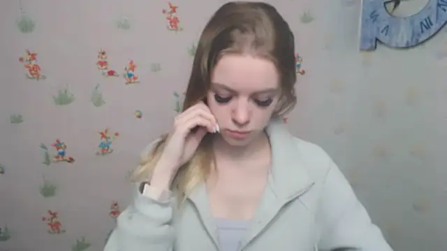 Snapshot of AliceFlirtt_ chatting on December 2024 03:06:01 PM AliceFlirtt online show from December 2024 03:06:01 PM