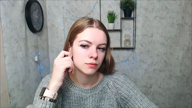 Snapshot of AliceFlirtt_ chatting on December 2024 07:29:02 AM AliceFlirtt online show from December 2024 07:29:02 AM