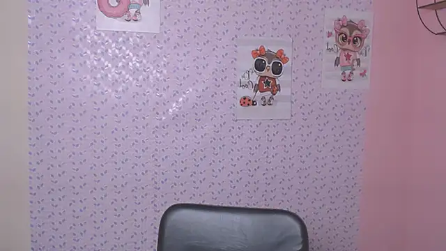 Snapshot of AliceFlirtt_ chatting on January 2025 01:13:01 PM AliceFlirtt online show from January 2025 01:13:01 PM