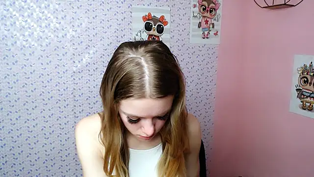 Snapshot of AliceFlirtt_ chatting on January 2025 03:44:01 PM AliceFlirtt online show from January 2025 03:44:01 PM