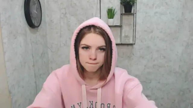 Snapshot of AliceFlirtt_ chatting on February 2025 11:01:02 AM AliceFlirtt online show from February 2025 11:01:02 AM