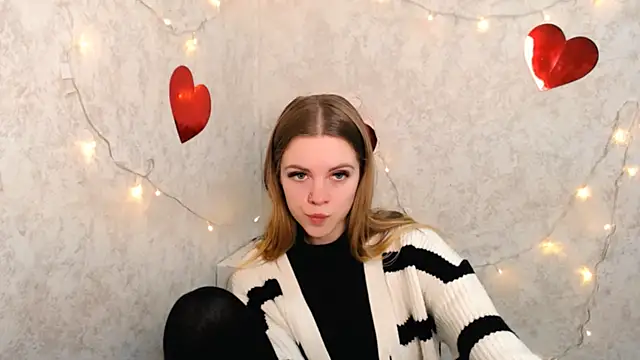 Snapshot of AliceFlirtt_ chatting on February 2025 11:33:01 AM AliceFlirtt online show from February 2025 11:33:01 AM