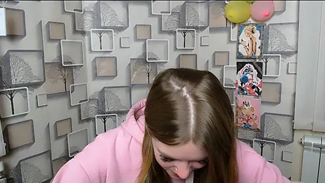 Snapshot of AliceFlirtt_ chatting on March 2025 08:38:02 AM AliceFlirtt online show from March 2025 08:38:02 AM