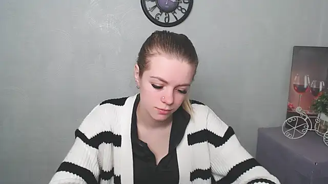 Snapshot of AliceFlirtt_ chatting on March 2025 02:45:01 PM AliceFlirtt online show from March 2025 02:45:01 PM