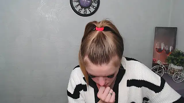 Snapshot of AliceFlirtt_ chatting on March 2025 03:02:01 PM AliceFlirtt online show from March 2025 03:02:01 PM