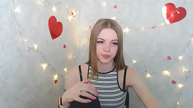 Snapshot of AliceFlirtt_ chatting on March 2025 09:23:01 PM AliceFlirtt online show from March 2025 09:23:01 PM