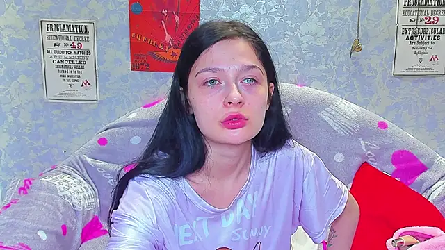 Snapshot of Vanessa_Florence chatting on December 2024 01:14:01 AM Vanessa Florence online show from December 2024 01:14:01 AM