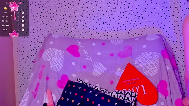 Snapshot of Vanessa_Florence chatting on March 2025 01:32:02 AM Vanessa Florence online show from March 2025 01:32:02 AM