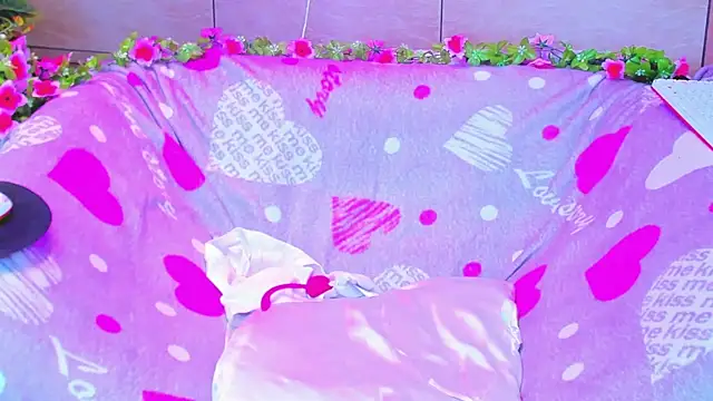 Snapshot of Vanessa_Florence chatting on March 2025 04:18:01 AM Vanessa Florence online show from March 2025 04:18:01 AM