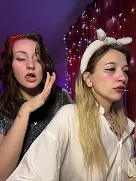 Dooubletroublee online show from January 2025 10:46:02 PM