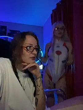 Dooubletroublee online show from October 2025 10:29:02 PM