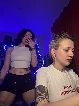 Dooubletroublee online show from April 2026 12:41:01 AM