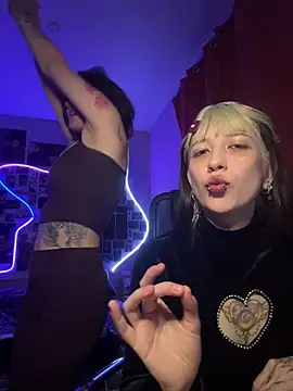 Dooubletroublee online show from April 2026 01:27:01 AM