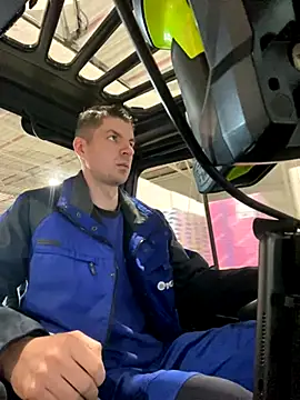 Ricoleckt online show from October 2025 05:48:02 PM