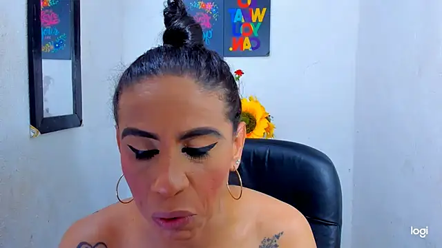 Snapshot of juanblakbigcock chatting on November 2025 03:54:02 PM juanblakbigcock online show from November 2025 03:54:02 PM