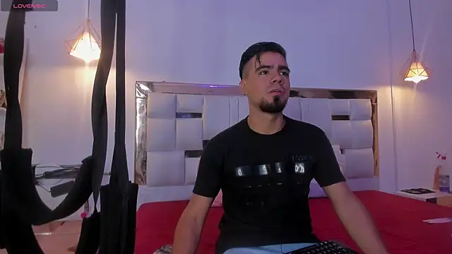 PittAndLunaa online show from December 2025 12:33:02 PM