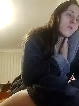 Snapshot of emeli_moon chatting on December 2024 07:32:01 PM emeli moon online show from December 2024 07:32:01 PM