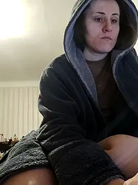 Snapshot of emeli_moon chatting on February 2025 11:24:02 PM emeli moon online show from February 2025 11:24:02 PM