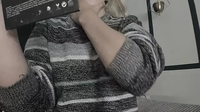 Adeelinee online show from January 2025 07:40:01 PM