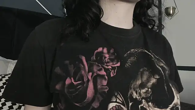 Adeelinee online show from January 2025 07:42:02 PM