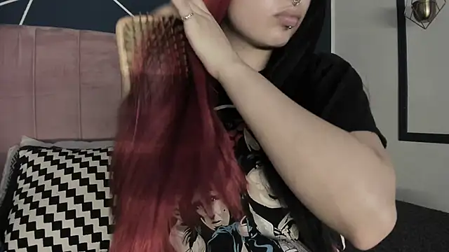 Adeelinee online show from March 2025 07:57:02 PM