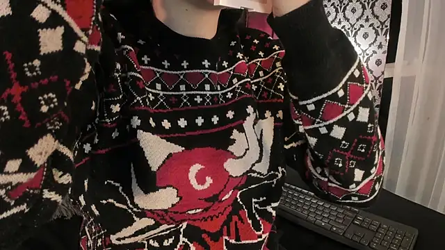 Adeelinee online show from December 2025 08:04:01 PM