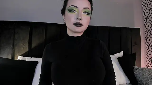 Adeelinee online show from June 2026 12:32:02 AM