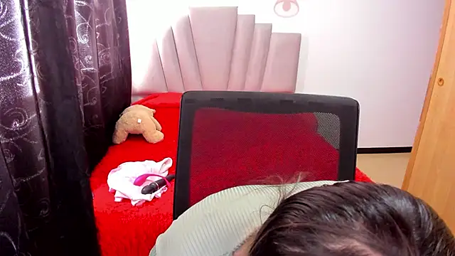 samantha  wilson online show from October 2025 05:00:01 PM