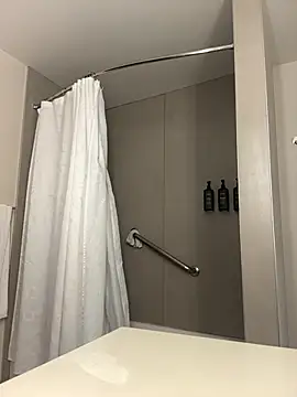 El Gizmo online show from February 2025 05:15:02 PM